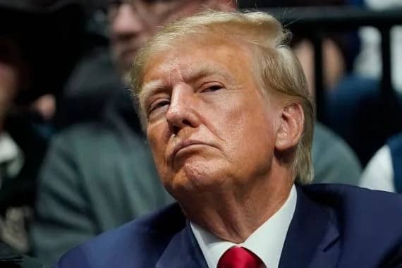 Donald Trump to be arrested for paying $130k to a porn staqr