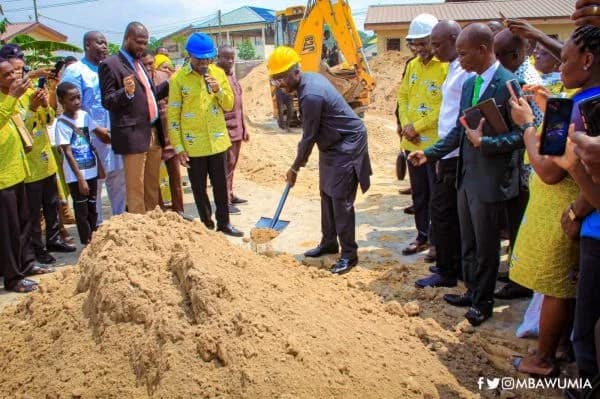 Bawumia cut sod for the construction of a hospital for Assemlies of God church